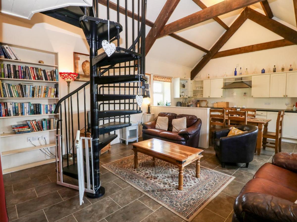 Bwthyn Y Dderwen Oak Cottage Llannor 외부 사진